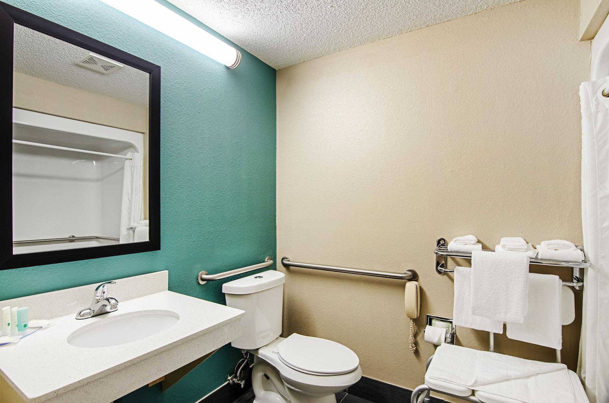 Quality Inn & Suites I-81 Exit 7 Bristol Esterno foto