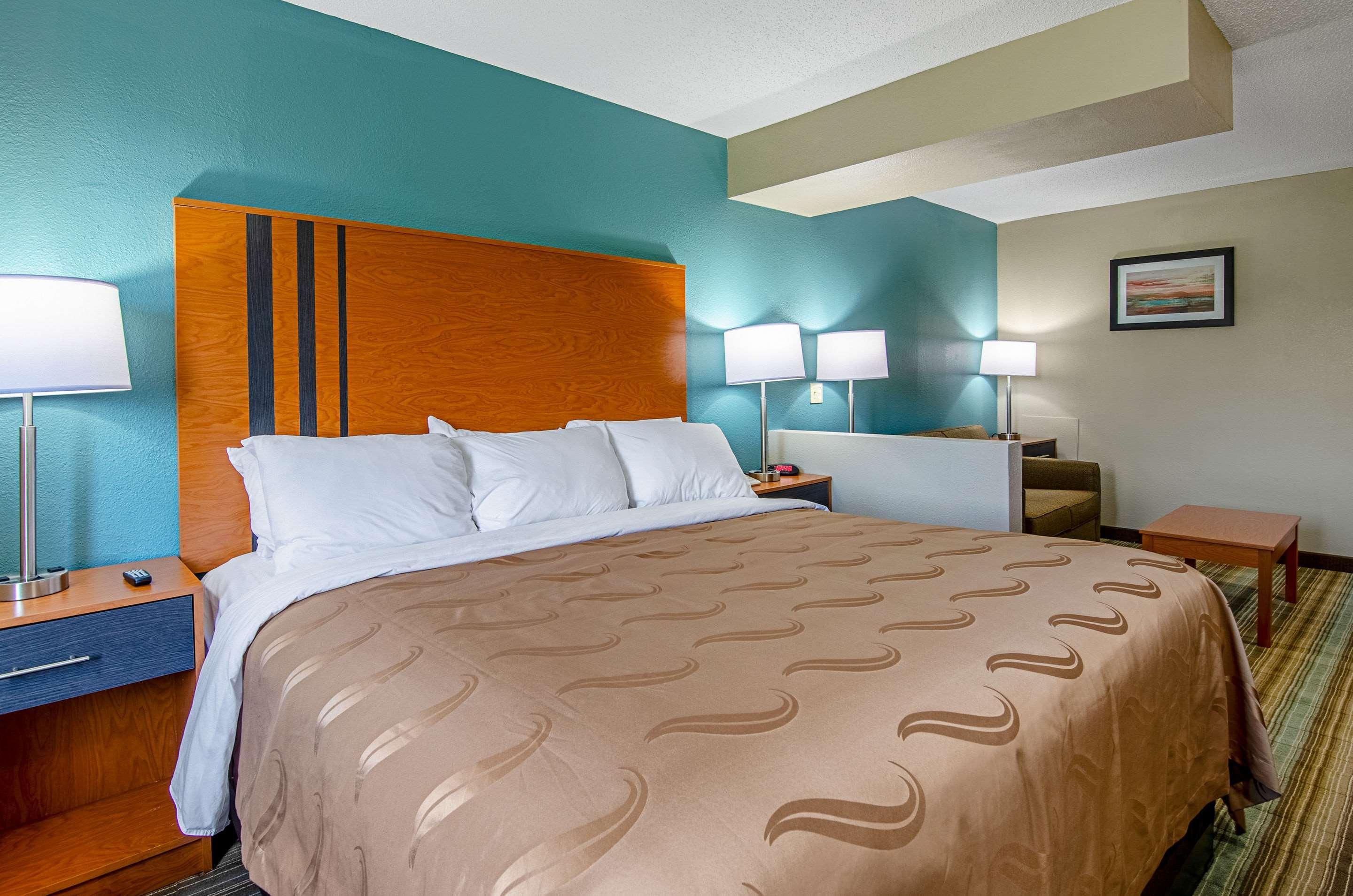 Quality Inn & Suites I-81 Exit 7 Bristol Esterno foto