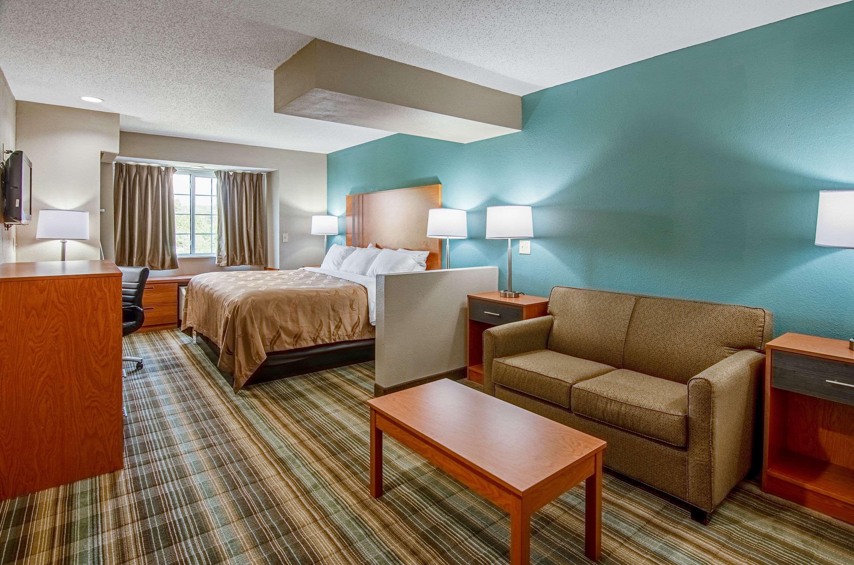 Quality Inn & Suites I-81 Exit 7 Bristol Esterno foto