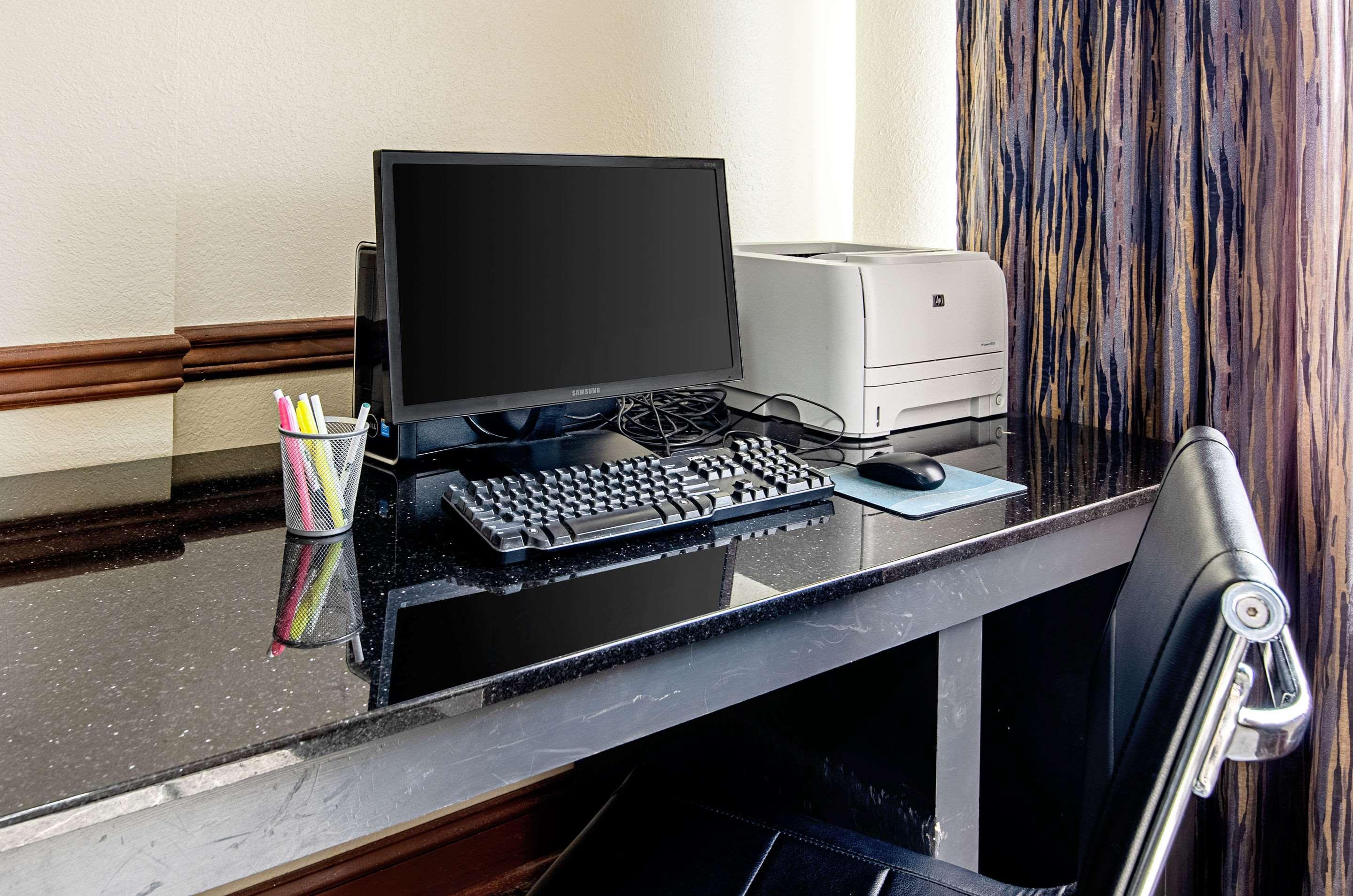 Quality Inn & Suites I-81 Exit 7 Bristol Esterno foto