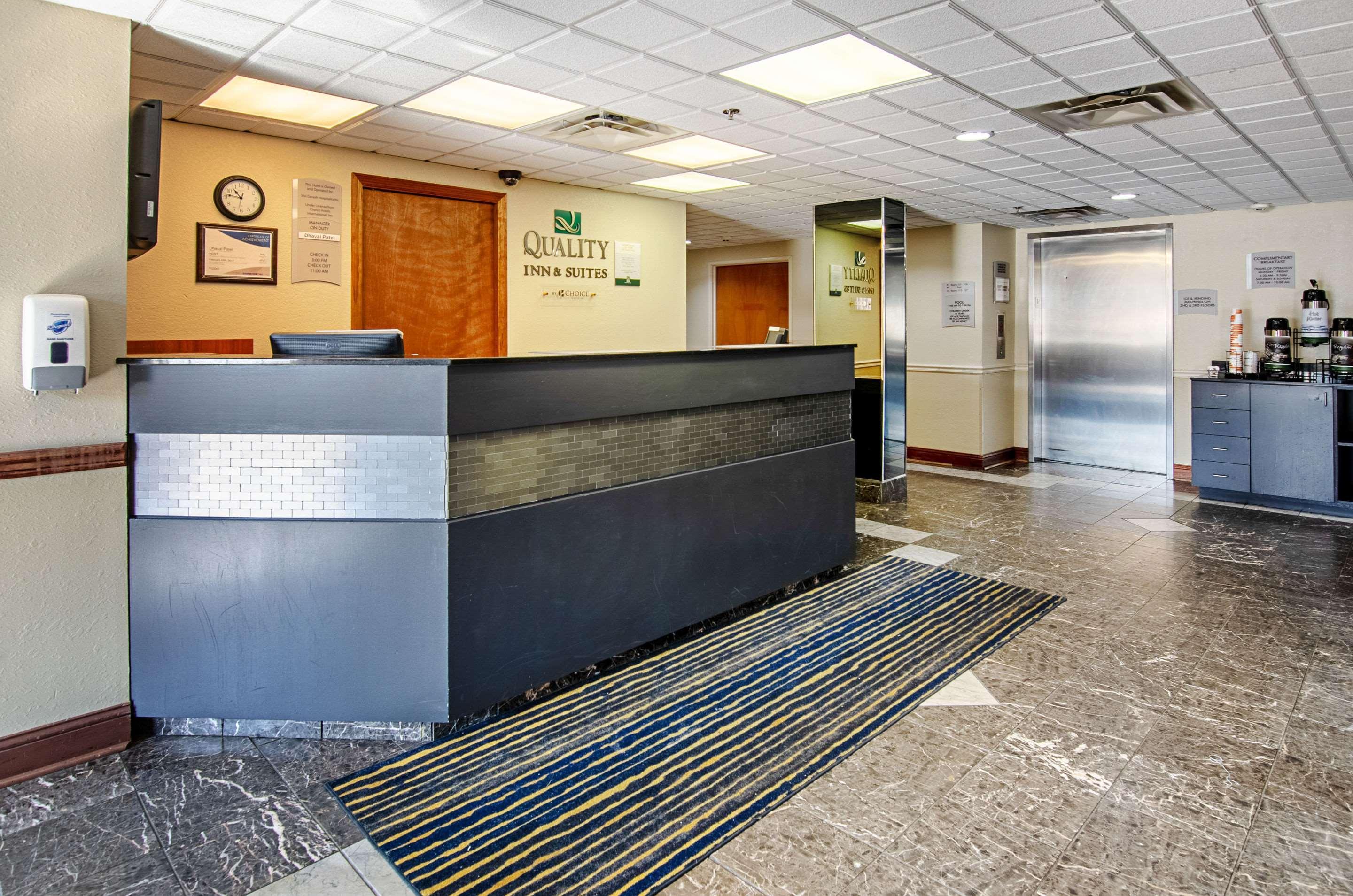 Quality Inn & Suites I-81 Exit 7 Bristol Esterno foto