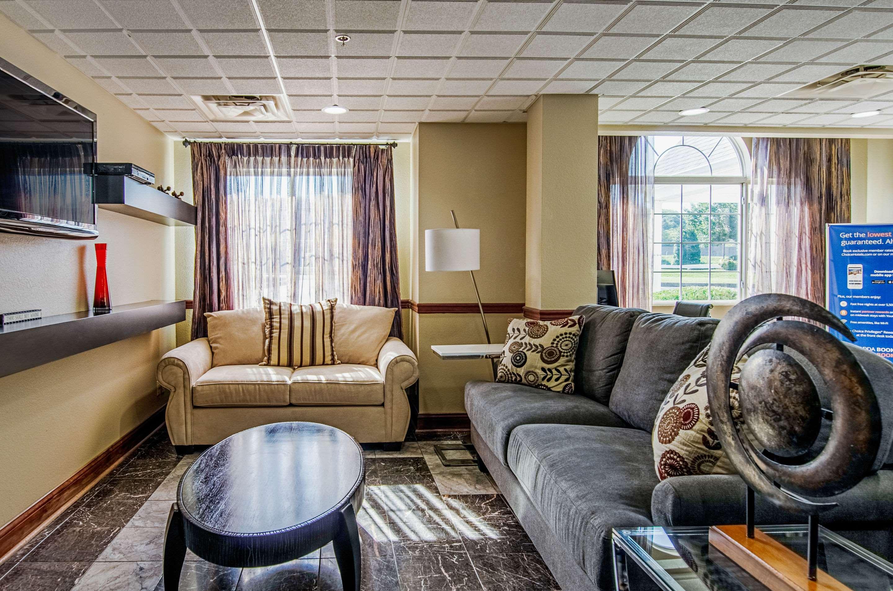 Quality Inn & Suites I-81 Exit 7 Bristol Esterno foto