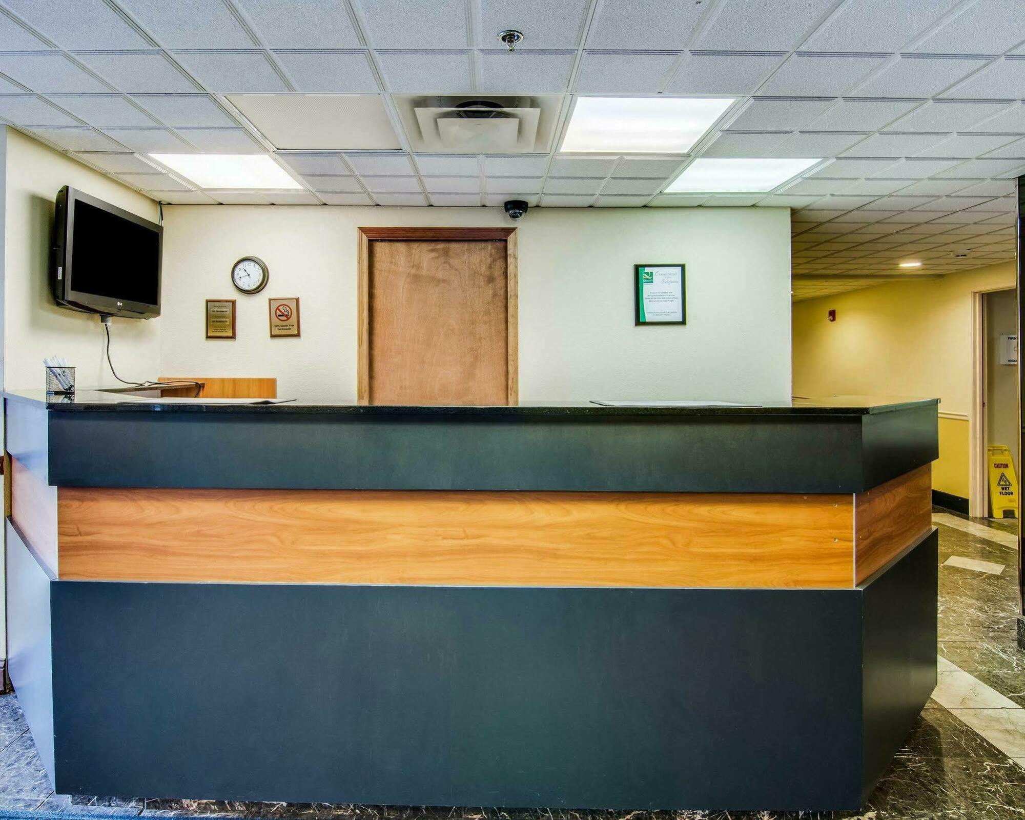 Quality Inn & Suites I-81 Exit 7 Bristol Esterno foto