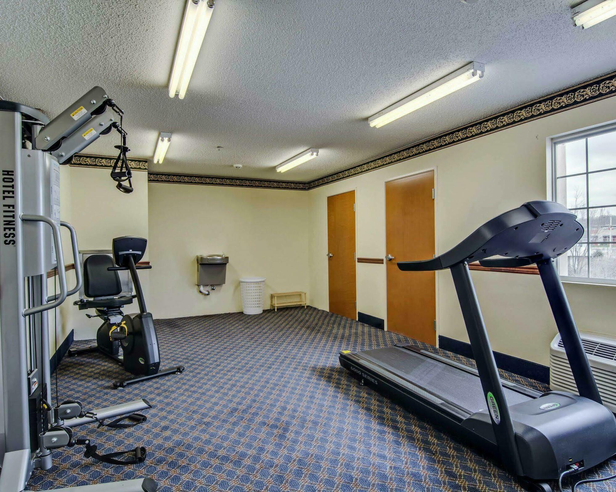 Quality Inn & Suites I-81 Exit 7 Bristol Esterno foto