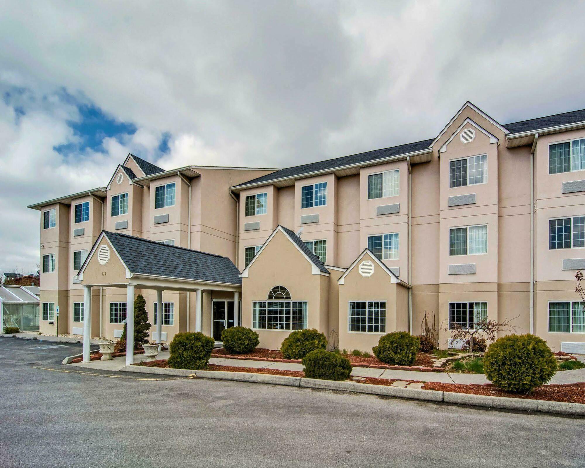 Quality Inn & Suites I-81 Exit 7 Bristol Esterno foto