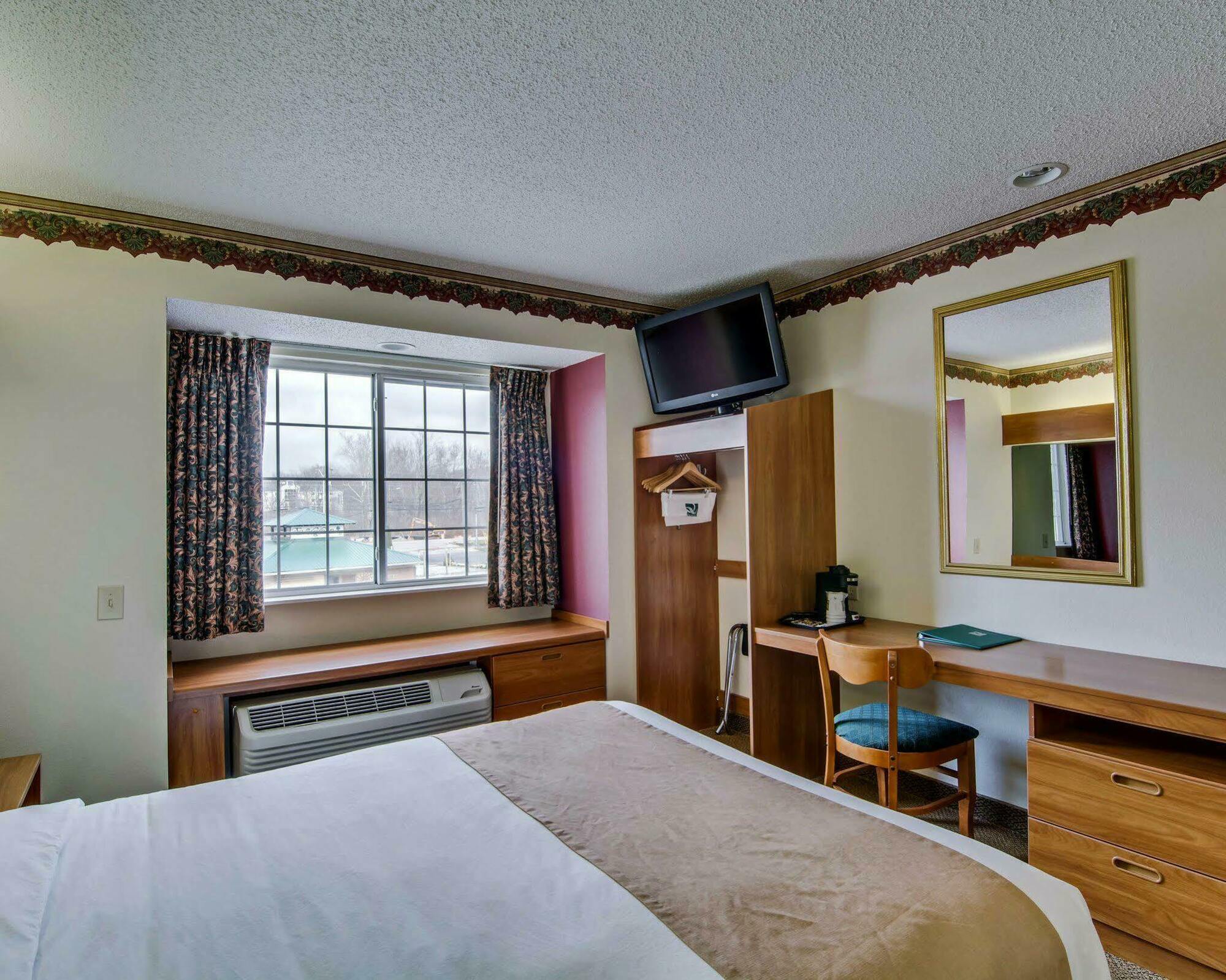 Quality Inn & Suites I-81 Exit 7 Bristol Esterno foto
